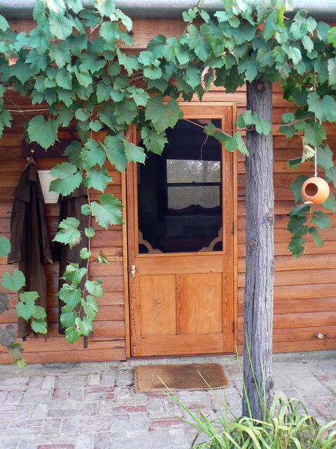 Candlebark Retreat - Bed n Breakfasts 3