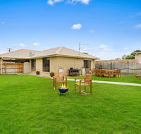 CAPEL Family Home large yard close to beach - Accommodation Australia