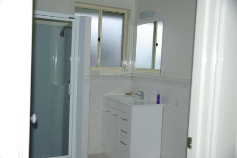 Captain's Quarters Bermagui - Australia Shopping 2