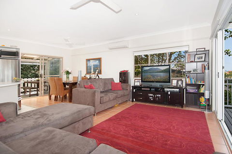 Carolyn's Beach House - Local Tourism 3