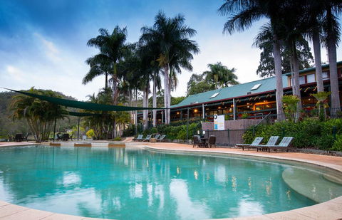 Cedar Lake Country Resort - Australia Shopping 3