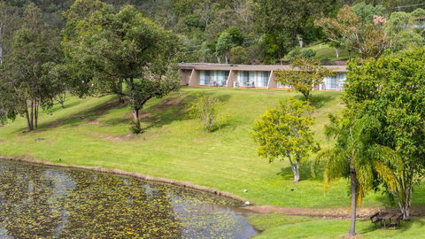 Cedar Lake Country Resort - Australia Shopping 2