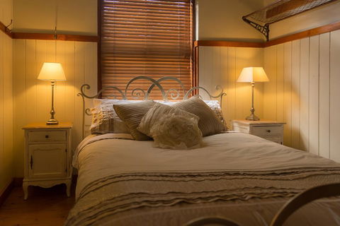 Celestial Dew Guest House, Day Spa, Retreat - Australia Shopping 1