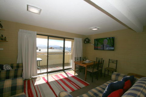 Central Park 10/1 Snowy River Avenue - Accommodation Australia 0