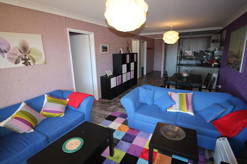 Central Park 14 - Centrally Located With Views To The Mountains - Accommodation Australia 0