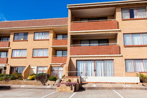Central Park 14 - Centrally Located With Views To The Mountains - Accommodation Australia 1