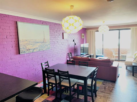 Central Park 14 - Centrally Located With Views To The Mountains - Accommodation Australia 2