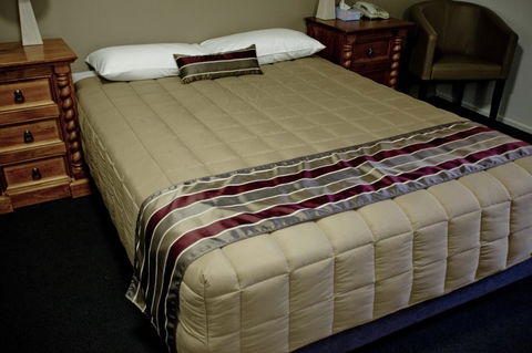 Centrepoint Motor Inn - Accommodation Australia 2