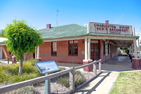 Charleston House Mathoura - Accommodation Australia 1