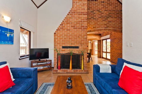 Chateau Cottesloe By The Beach - Accommodation Australia 3