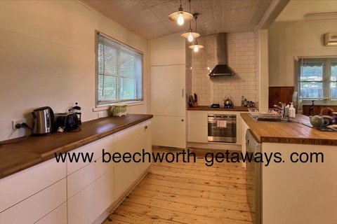 Cherry Blossom Cottage - Beechworth-Getaways - Accommodation Australia 1