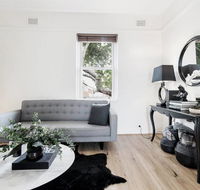 Chic Woollahra Pied--Terre with Parking - Accommodation Australia