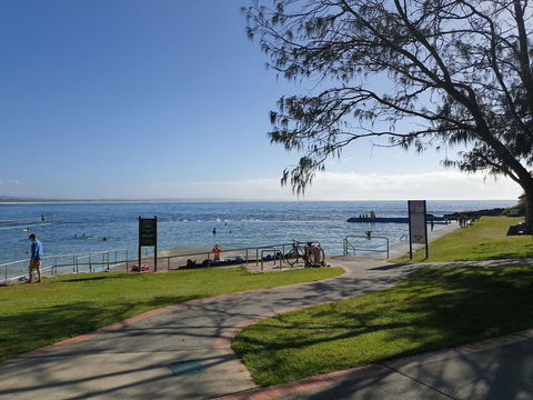 CHILL-OUT BEACHSIDE @ FORSTER - Australia Shopping 3