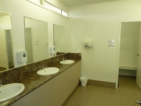 Chinchilla Tourist Park - Accommodation Australia 2
