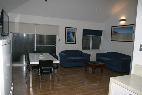Clearwater Motel Apartments - Accommodation Australia 3