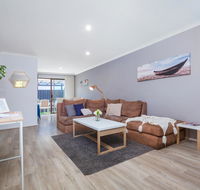 Coastal convenience Walk to the shops  cafes... - Accommodation Australia