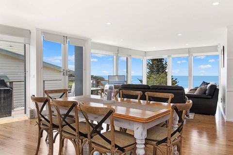 COASTAL HAVEN - Panoramic Ocean Views - Accommodation Australia 2
