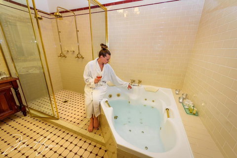 Cobb & Co Court Boutique Hotel - Local Tourism 2