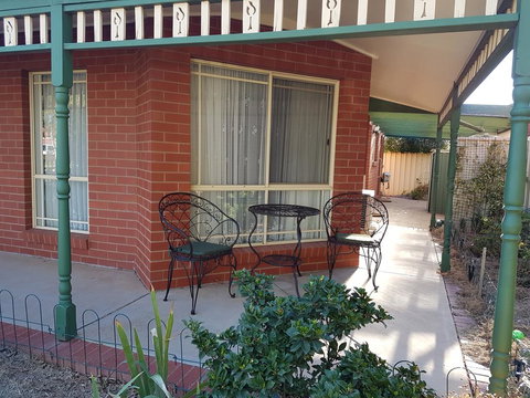 Cobram Cottage - Bed n Breakfasts 1