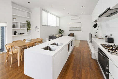 Cogens Two Bedroom Townhouse - Australia Shopping 3