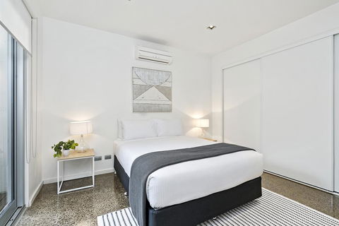 Cogens Two Bedroom Townhouse - Australia Shopping 1