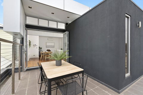 Cogens Two Bedroom Townhouse - Australia Shopping 2