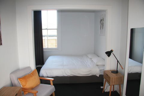 College Lawn Hotel - Local Tourism 3