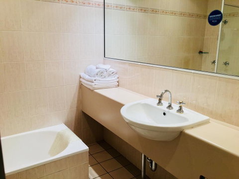 Comfort Inn Bushman's - Accommodation Australia 1