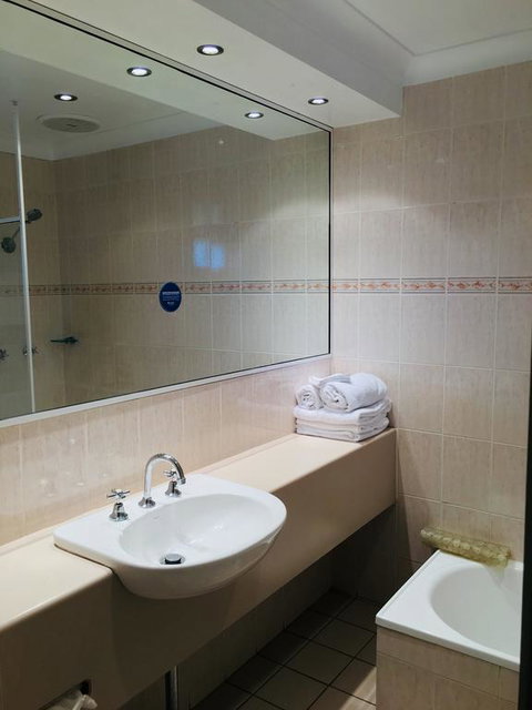 Comfort Inn Bushman's - Accommodation Australia 3