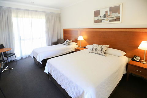 Comfort Inn Deakin Palms - Accommodation Australia 3