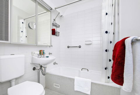 Comfortable Coastal Living Plus Parking - Accommodation Australia 2