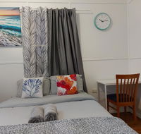 Comfortable Guest Room closes to Emerald CBD - Australia Shopping