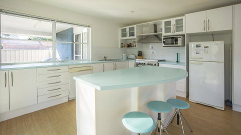 Conley Ave 8 Pet Friendly - OUTSIDE Only - Accommodation Australia 2