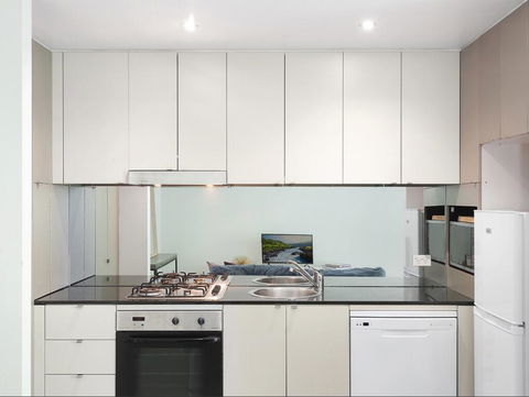 Convenient Apartment Close To Airport And City - Australia Shopping 2