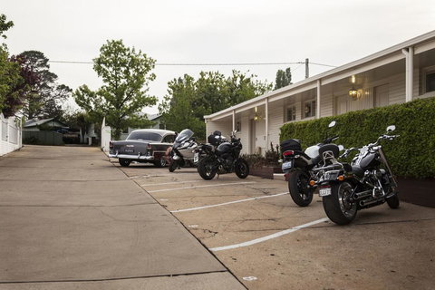 Cooma Motor Inn - Local Tourism 3