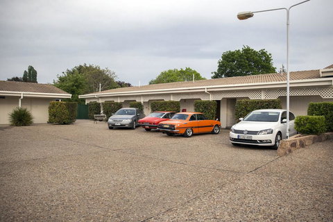 Cooma Motor Inn - Local Tourism 1