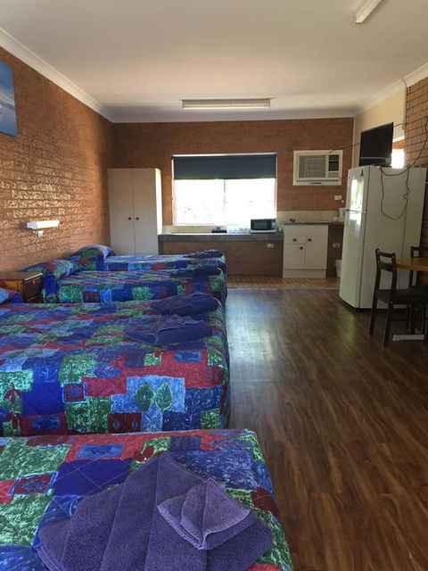 Coonamble Motel - Accommodation Australia 3