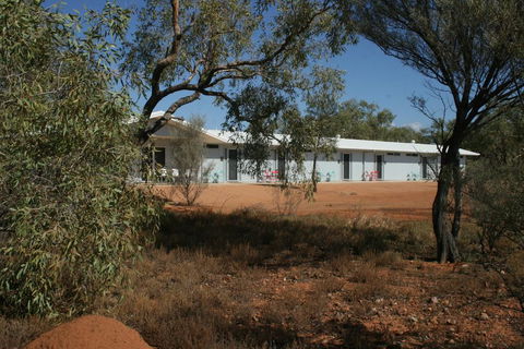 Cooper's Country Lodge - Australia Shopping 1