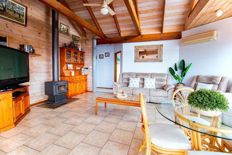 Coota Views - Accommodation Australia 1