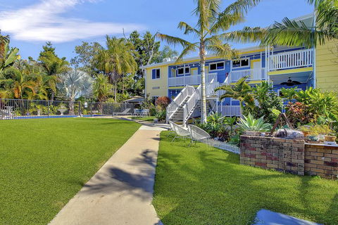 Coral Inn Boutique Hotel - Australia Shopping 3