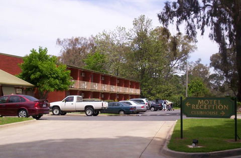 Corowa Golf Club Motel - Australia Shopping 2