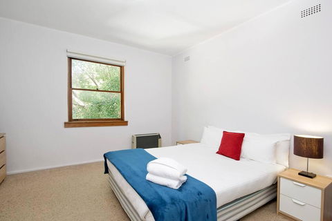 Cosy 2BR Plus Parking In Nth Sydney - Accommodation Australia 2