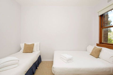 Cosy 2BR Plus Parking In Nth Sydney - Accommodation Australia 3