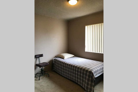 Cosy Apartment Close To Shops & Beach - Local Tourism 1