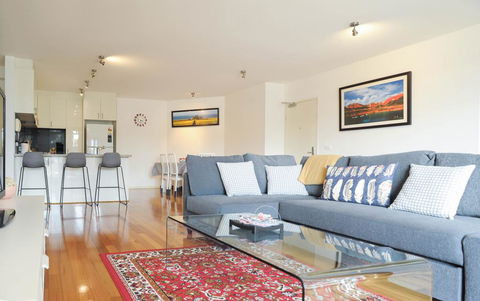 Cosy Apartment Near Racecourse - Accommodation Australia 2
