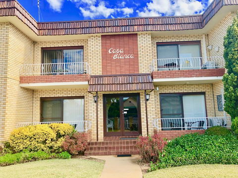 Country Apartments - Australia Shopping 2