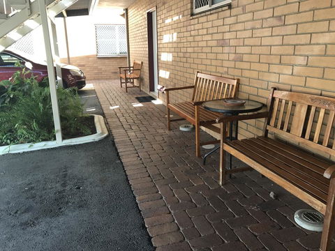 Country Comfort Gin Gin Wild Scotsman Motor Inn - Australia Shopping 2
