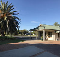 Country Gardens Motor Inn - Australia Shopping