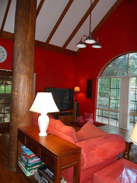 Country Retreat On 1 Acre With Pool, Hot Tub Surrounded By Trees - Accommodation Australia 1