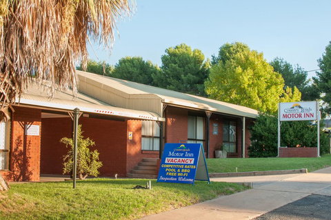 Country Roads Motor Inn - Accommodation Australia 2